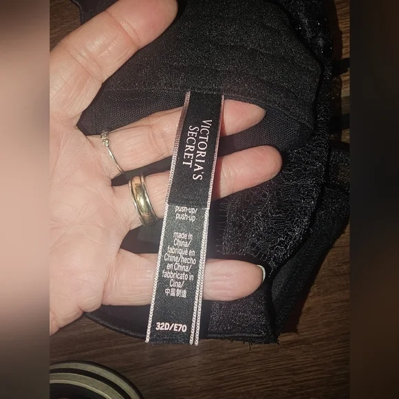 VICTORIA SECRET SZ 32D VERY SEXY PUSHUP BRA BLACK LACE - Picture 4 of 5